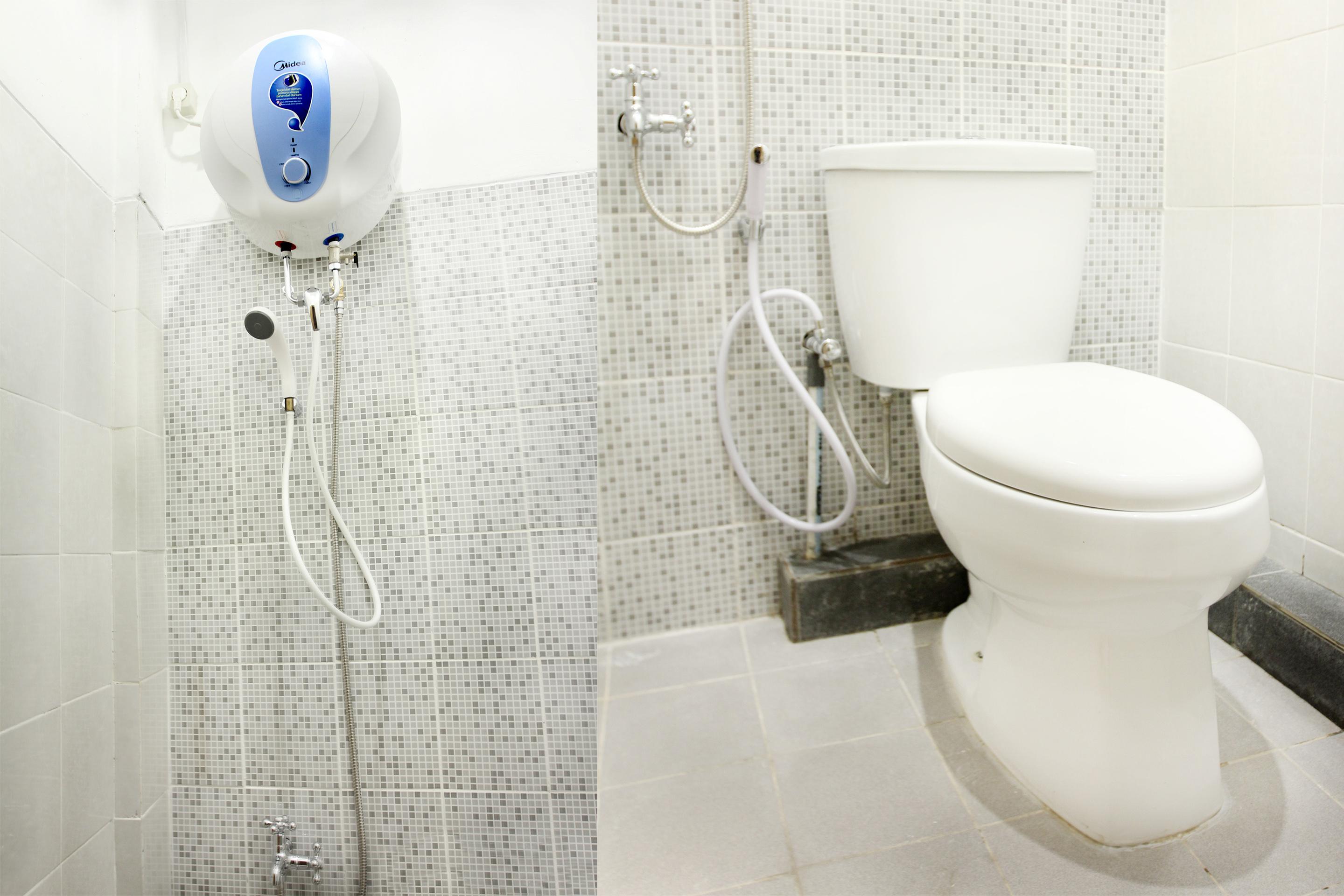 Hotel Oyo 121 Rumah Ayub Syariah Jakarta